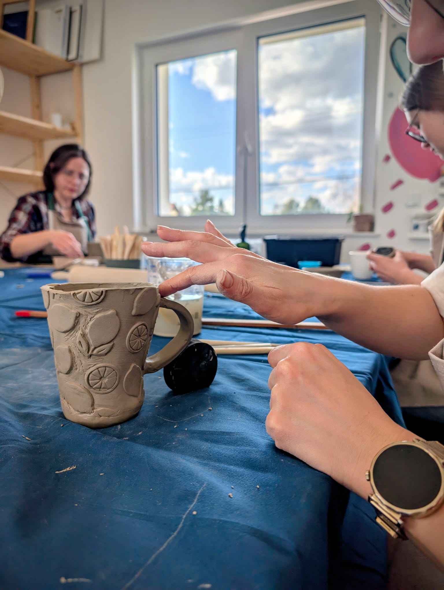 Zajęcia ceramiczne — atmosfera